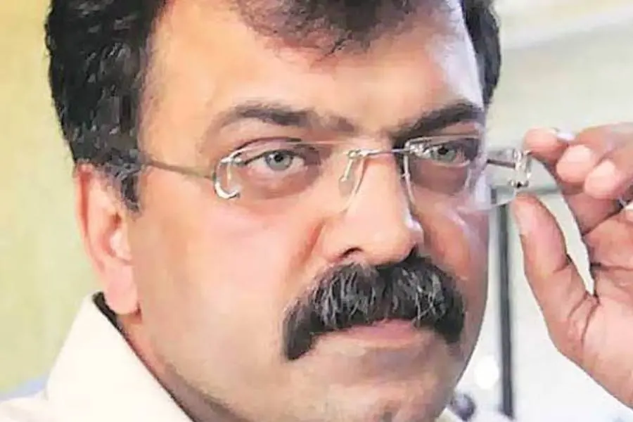 സുരക്ഷാജീവനക്കാരന് കോവിഡ്, മഹാരാഷ്ട്ര മന്ത്രിയെ ആശുപത്രിയില് പ്രവേശിപ്പിച്ചു