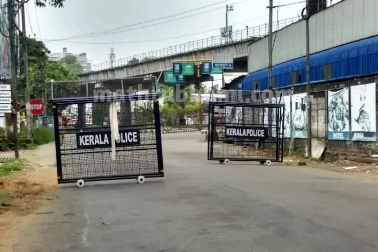 എറണാകുളത്ത് ആശങ്ക പശ്ചിമ കൊച്ചിയിൽ; മറ്റിടങ്ങളിൽ വ്യാപനം കുറയുന്നതായി കളക്ടർ