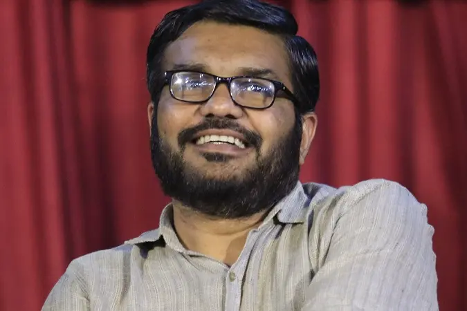 \"വലിയ ശവപെട്ടിക്ക് ചെറുത് ഫ്രീ എന്ന രണ്ടാം മഹായുദ്ധകാലത്തെ പരസ്യം ഓർമ്മപ്പെടുത്തുന്നു കോവിഡ്\"