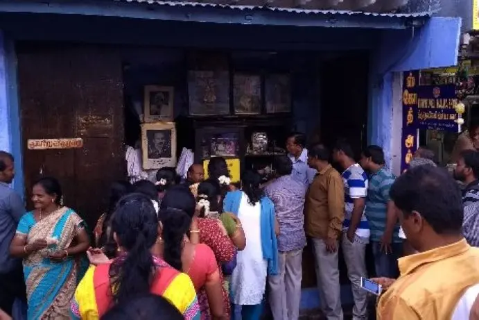 തിരുനെല്വേലി 'ഇരുട്ടുകടൈ' ഉടമ ആശുപത്രിയില് ജീവനൊടുക്കി; സംഭവം കോവിഡ് സ്ഥിരീകരിച്ചതിന് പിന്നാലെ