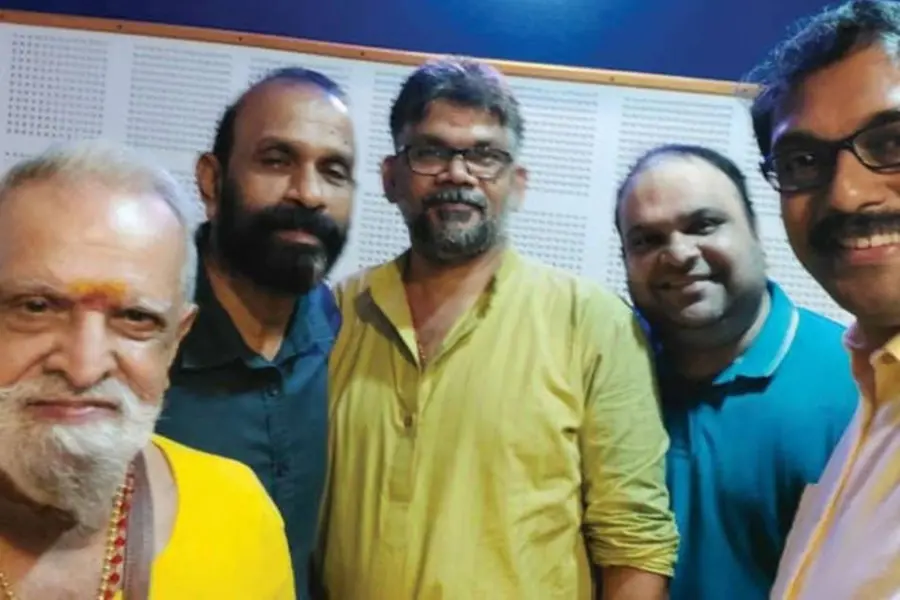അർജുനൻ മാഷിന്റെ മകൻ ഈണമിട്ടു, ജയചന്ദ്രന്റെ മകൻ പാടി