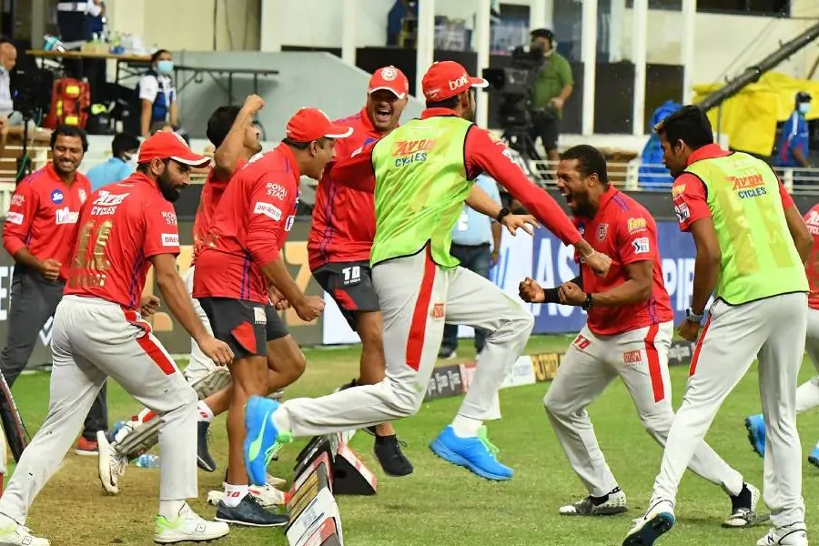 സൂപ്പര് ഓവറും സൂപ്പറാവാത്ത കളിയും