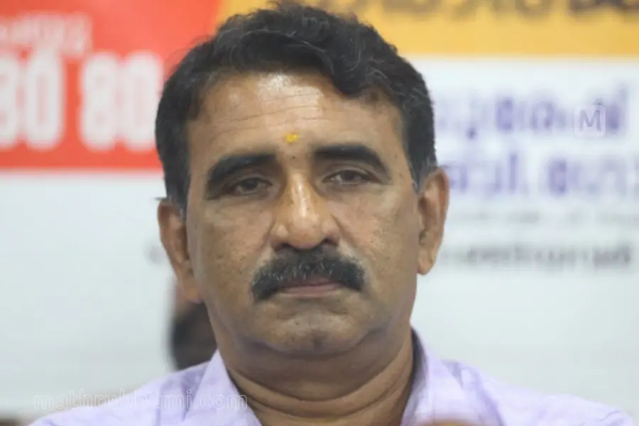 എന്‍ജിന്‍ കരിഞ്ഞ നിലയില്‍ കിട്ടിയ വണ്ടി ഓടുന്നത് മോദിയുടെ മിടുക്കുകൊണ്ട്- ബി.ഗോപാലകൃഷ്ണന്‍