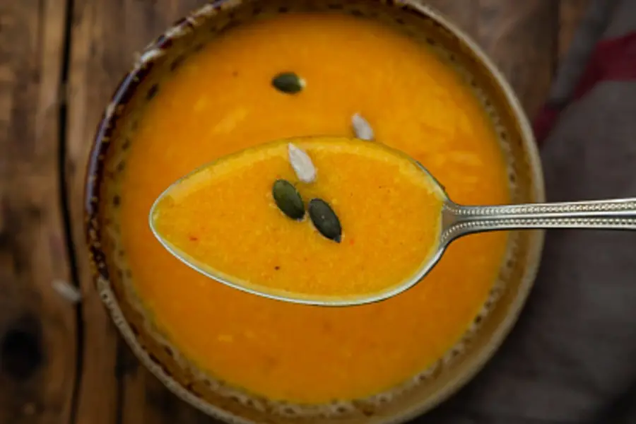 കലോറി കുറഞ്ഞ ഭക്ഷണം തേടി നടക്കുകയാണോ? ഈ പച്ചക്കറികൊണ്ട് സൂപ്പ് തയ്യാറാക്കി നോക്കു...