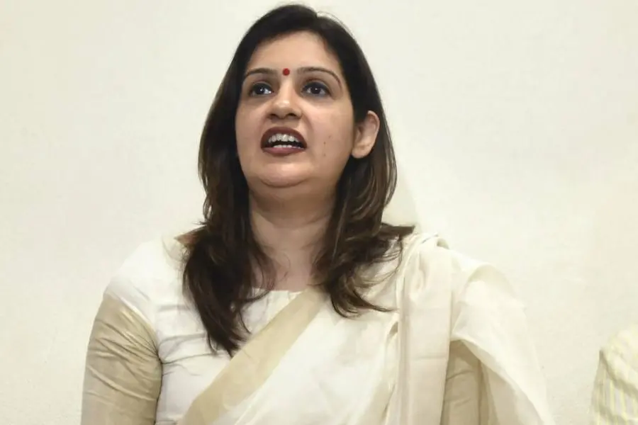 സര്ക്കാരിനെതിരെ 80,000 വ്യാജ സോഷ്യല് മീഡിയ അക്കൗണ്ടുകള്; കേന്ദ്രം അന്വേഷിക്കണം - ശിവസേന