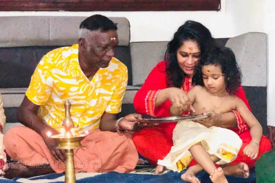 അറിവിന്റെ ആദ്യാക്ഷരം കുറിച്ച് ഐ.എം വിജയന്റെ കൊച്ചുമകള്