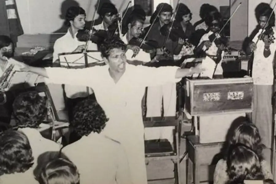 ``ഞാനുറങ്ങാൻ പോകും മുൻപായ്.. നിനക്കേകുന്നിതാ നന്ദി നന്നായ്''