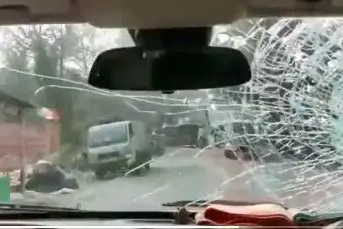 ബംഗാള് സന്ദര്ശനത്തിനിടെ ബി.ജെ.പി അധ്യക്ഷന് ജെപി നഡ്ഡയുടെ വാഹനവ്യൂഹത്തിന് നേരെ കല്ലേറ്