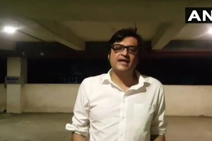 അര്ണബ് ഗോസ്വാമി അറസ്റ്റില്; കസ്റ്റഡിയിലെടുത്തത് വീട്ടില് നിന്ന്