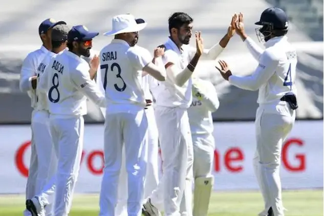 ഓസ്ട്രേലിയ 195 റൺസിന് പുറത്ത്; ഇന്ത്യ 36/1
