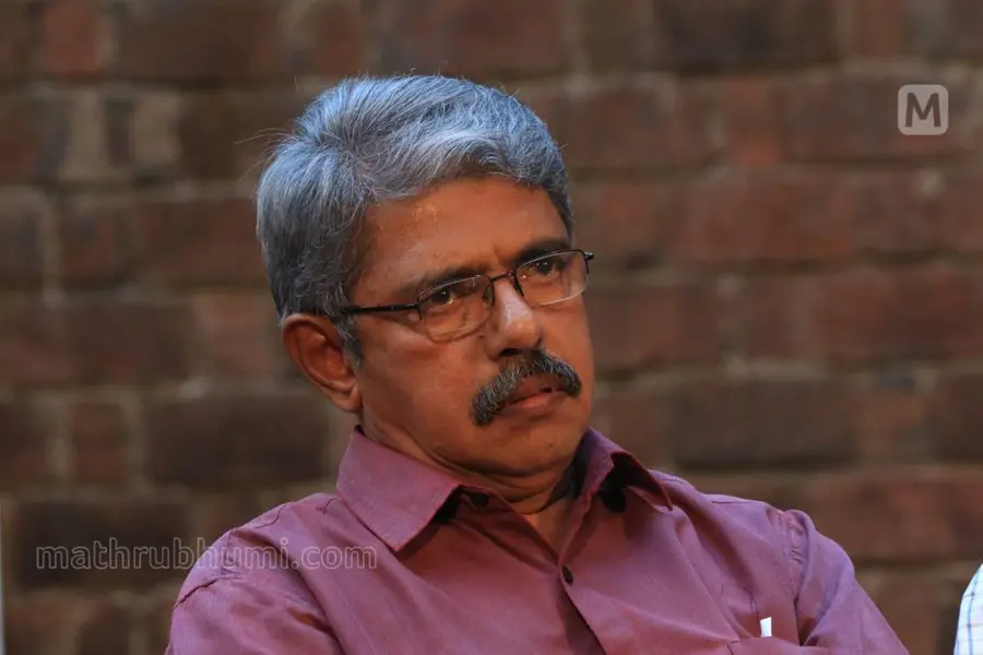 'നിങ്ങളെനിക്ക് കല്പിച്ചിരിക്കുന്ന വിലയെന്തെന്ന് മനസ്സിലായി'; സാഹിത്യ അക്കാദമിക്കെതിരെ ചുള്ളിക്കാട്
