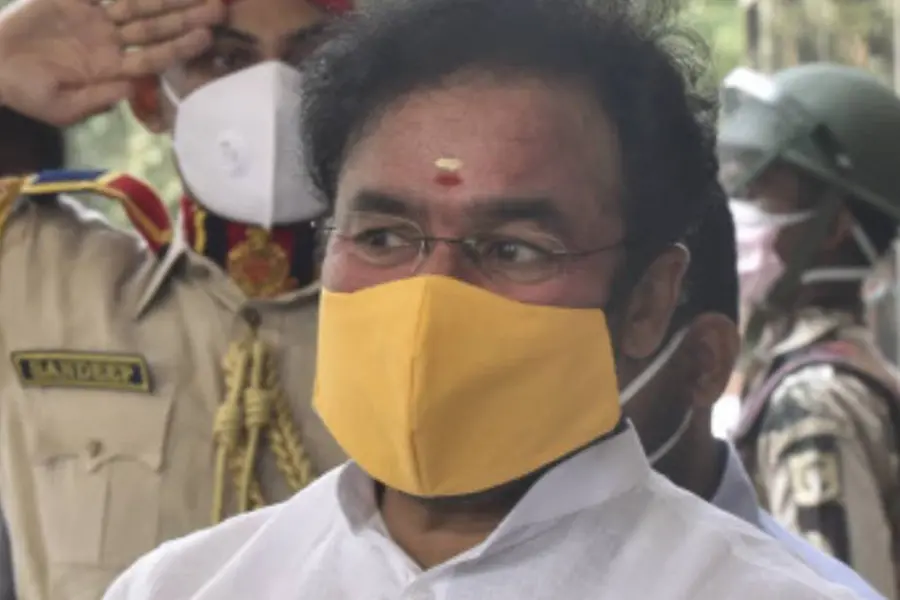 ഒവൈസിയും കെസിആറും ഒന്നിച്ച് ബിരിയാണി കഴിക്കുന്നു; AIMIM-TRS ബന്ധത്തിനെതിരേ കേന്ദ്രമന്ത്രി