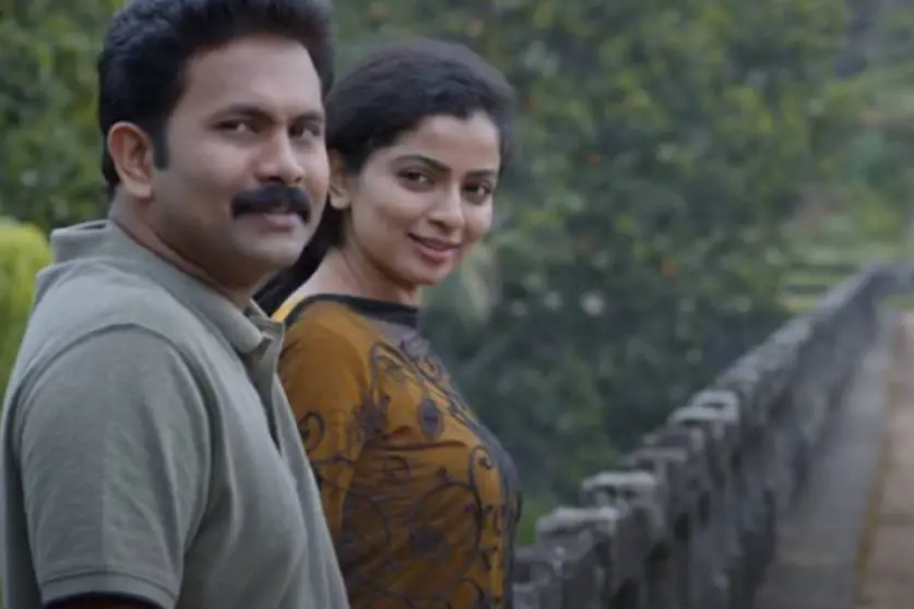 'തോരാ മഴയിലും' പ്രണയിച്ച് അജു വർഗീസ്....