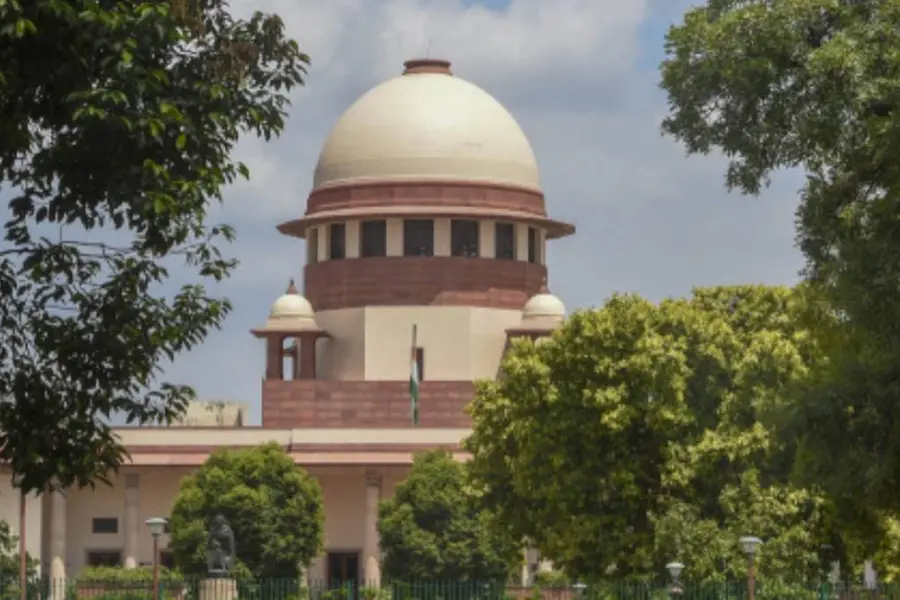 അഞ്ചുവിഭാഗങ്ങളുടെ ന്യൂനപക്ഷപദവി ചോദ്യം ചെയ്യുന്ന ഹര്ജികള് സുപ്രീംകോടതിയിലേക്ക് മാറ്റണമെന്ന് ആവശ്യം