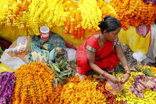 ദീപാവലി വ്യാപാരം പൊടിപൊടിച്ചു; രാജ്യത്തുടനീളം വിറ്റത് 72,000 കോടി രൂപയുടെ ഉത്പന്നങ്ങള്‍