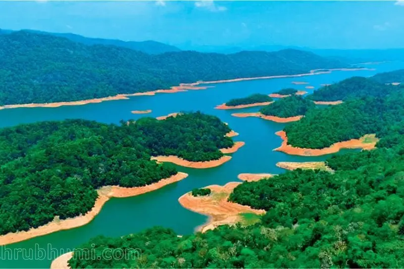കുട്ടവഞ്ചി യാത്ര, സഫാരി, പിന്നെ വന്യമൃഗങ്ങളേയും കാണാം... അടച്ചിടൽ കാലത്തും കാഴ്ചയുടെ വസന്തമാണിവിടെ