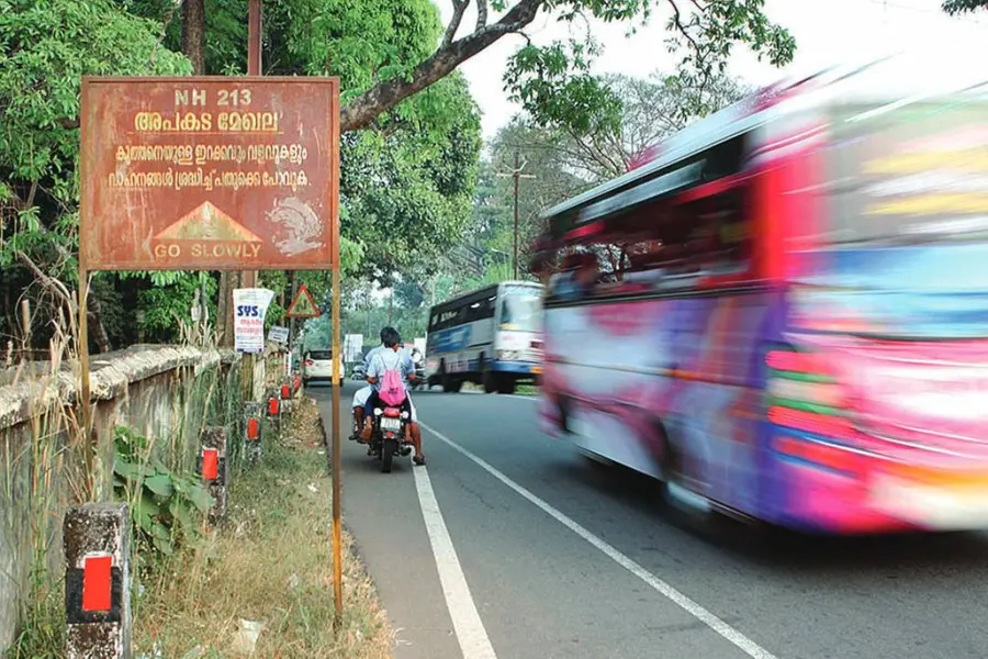 സ്പീഡ് ഗവര്ണര് ഊരിയുള്ള ഓട്ടം ഇനി നടക്കില്ല; രണ്ട് മാസത്തിനുള്ളില് വാഹനുമായി ബന്ധിപ്പിക്കും