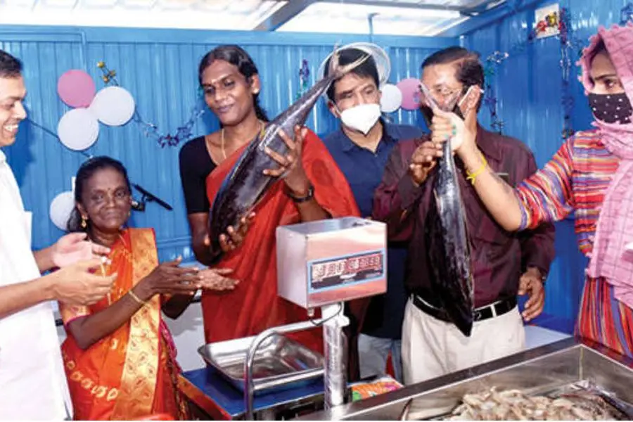 മത്സ്യമേഖലയിലെ രാജ്യത്തെ ആദ്യ ട്രാന്‍സ്ജെന്‍ഡര്‍ സംരംഭക;അതിഥി അച്യുതിന് ഇത് പുതുവഴി