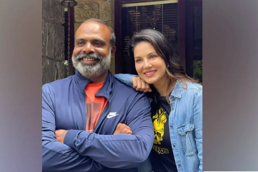 സണ്ണി ലിയോണിനൊപ്പമുള്ള ചിത്രം പങ്കുവെച്ച് ചെമ്പന് വിനോദ്