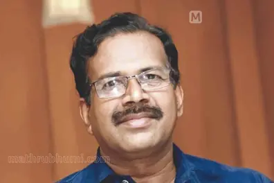Dr. Mohan Kundar bags DBTA 2025 award for Kannada translation of ‘Chemmeen’
