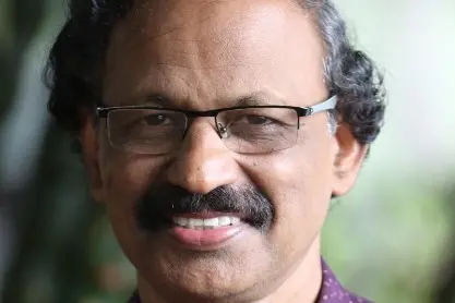 പറമ്പിലെ രണ്ട് പൊട്ടക്കിണറുകള്, അസുഖം മൂര്ഛിക്കുമ്പോള് വട്ടത്തിലോടുന്ന കുട്ടി; സാഹിത്യം ജീവകാരുണ്യവുമാണ്!