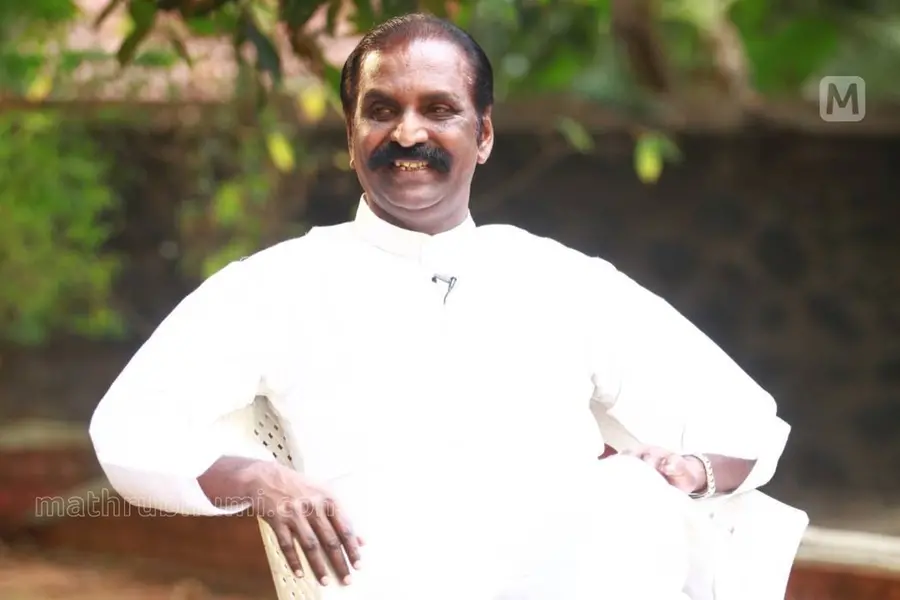 ഒഎൻവി പുരസ്കാരം സ്വീകരിക്കില്ലെന്ന് വൈരമുത്തു; സമ്മാനത്തുകയടക്കം 5 ലക്ഷം ദുരിതാശ്വാസനിധിയിലേയ്ക്ക്