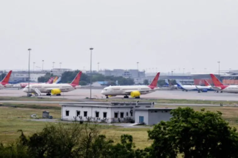 ആഭ്യന്തര വിമാനയാത്രയ്ക്ക് ചെലവേറും; വര്ധന ജൂണ് ഒന്നു മുതല്