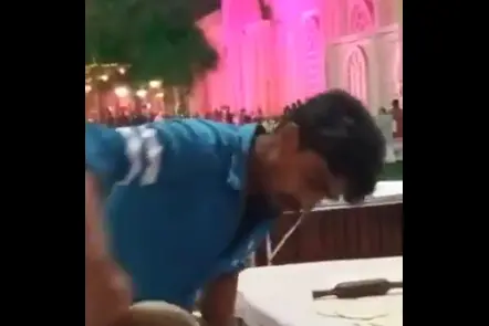 പാചകം ചെയ്യുന്നതിനിടെ റൊട്ടിയില് തുപ്പിയ ആള്ക്കെതിരെ ദേശീയ സുരക്ഷാ നിയമം ചുമത്തി