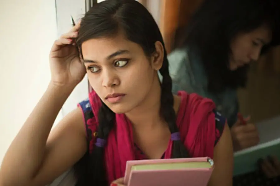 കേരളത്തിന് പുറത്ത് ബിരുദപരീക്ഷകള് ഓണ്ലൈനില്; കുഴഞ്ഞ് കേരളത്തിലെ വിദ്യാര്ഥി