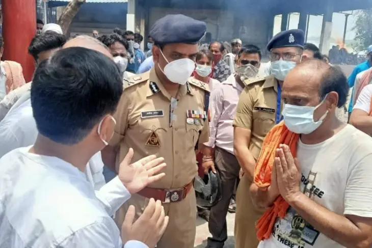 രാഷ്ട്രപതിക്കായി ഗതാഗത നിയന്ത്രണം; ചികിത്സ കിട്ടാതെ സ്ത്രീ മരിച്ചു, മാപ്പുചോദിച്ച് യു.പി പോലീസ്