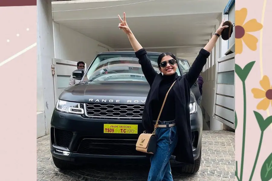 ജീവിതത്തിലെ പ്രധാന നേട്ടം; ആഡംബര എസ്.യു.വി. സ്വന്തമാക്കിയ സന്തോഷം പങ്കിട്ട് താരസുന്ദരി