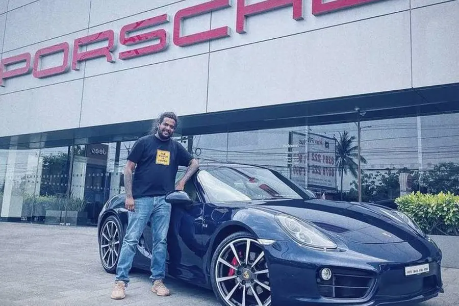 എന്റെ ആദ്യ സ്പോര്ട്സ് കാര്; പോര്ഷെ കേയ്മാന് സ്വന്തമാക്കിയ സന്തോഷത്തില് ഹരീഷ് ശിവരാമകൃഷന്