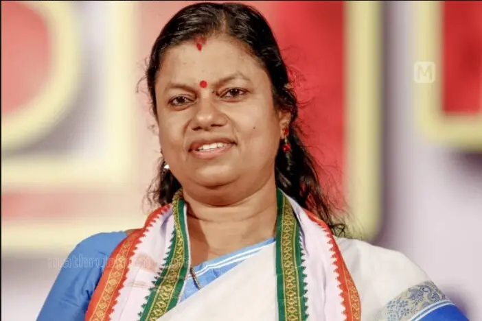 'വനിതാ കമ്മീഷന്‍ അധ്യക്ഷയ്‌ക്കെതിരെ കേസെടുക്കണം'; വനിതാ കമ്മീഷന് പരാതി നല്‍കി ബിന്ദു കൃഷ്ണ