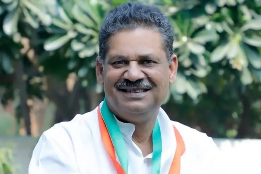 ഒടുവിലത് സംഭവിച്ചു, പെട്രോളിനെക്കാള് വിലക്കുറവില് ബിയര്; ട്വീറ്റുമായി കീര്ത്തി ആസാദ്