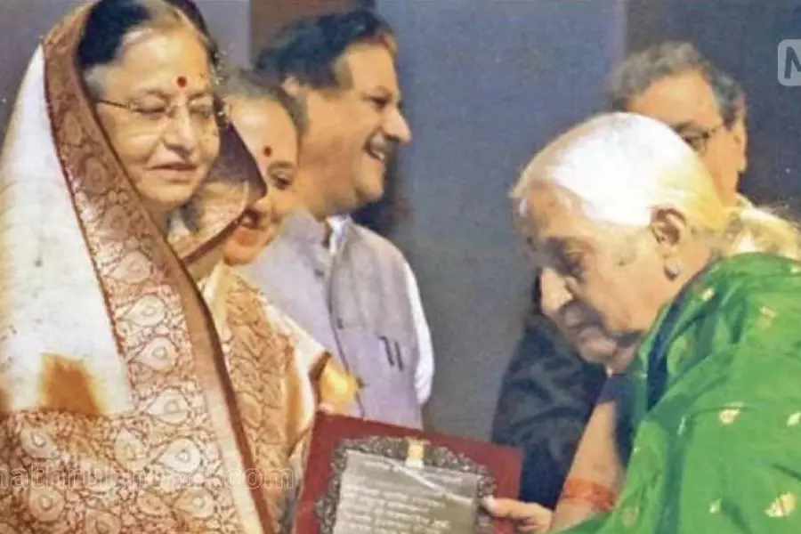 നവരാത്രി സംഗീതവേദിയിലെ, ആദ്യ പെൺസ്വരം