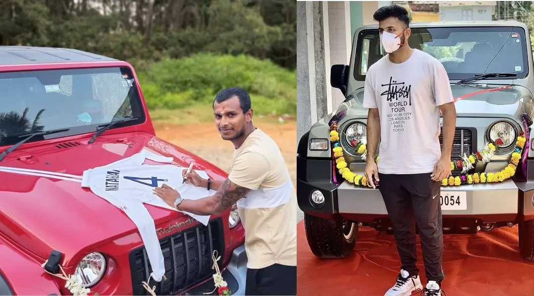 നടരാജനും ശാർദുൽ താക്കൂറും സമ്മാനമായി ലഭിച്ച ഥാറിനൊപ്പം. Photo Courtesy: twitter