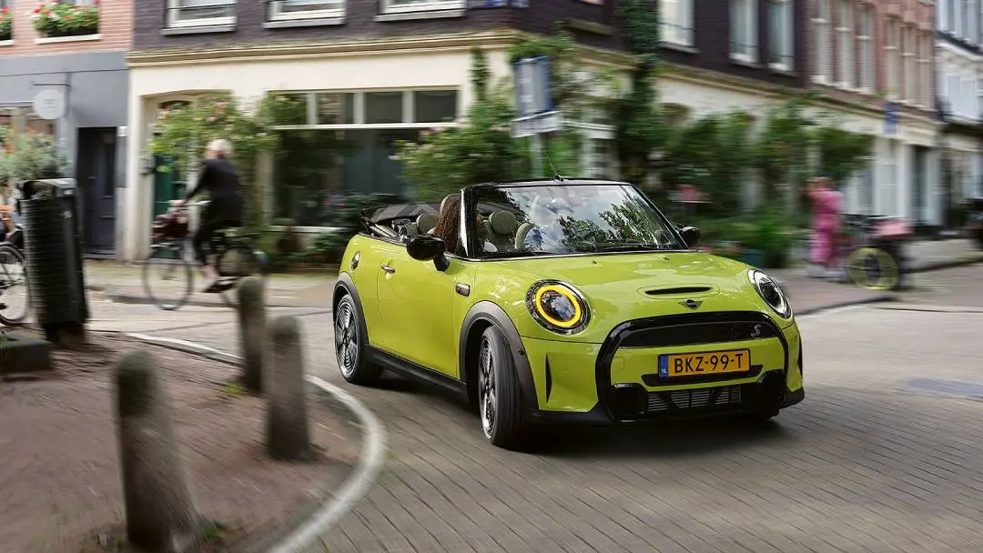 മിനി കണ്വേര്ട്ടബിള് | Photo: Mini India