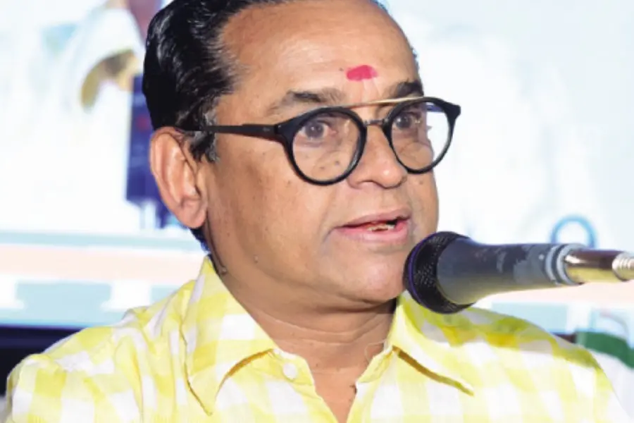 'അച്ഛനെ ഇനിയും ഇരുട്ടത്ത് നിര്ത്തരുത്'; അപേക്ഷയുമായി വയലാര് ശരത്ചന്ദ്രവര്മ