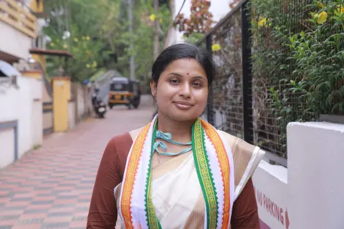 'അത് ഞാനായിരുന്നെങ്കില്‍ എന്റെ വീട് തകര്‍ക്കുമായിരുന്നില്ലേ സഖാക്കളെ'; വീണ എസ് നായര്‍