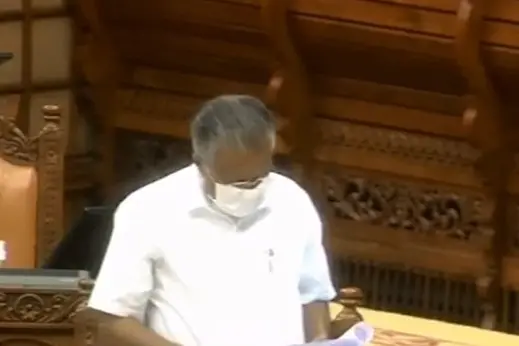 യുവതലമുറയെ സ്വാധീനിക്കാന് ശേഷിയുള്ള ചില വ്യക്തികള് മയക്കുമരുന്നിന് അടിമകളെന്ന് മുഖ്യമന്ത്രി