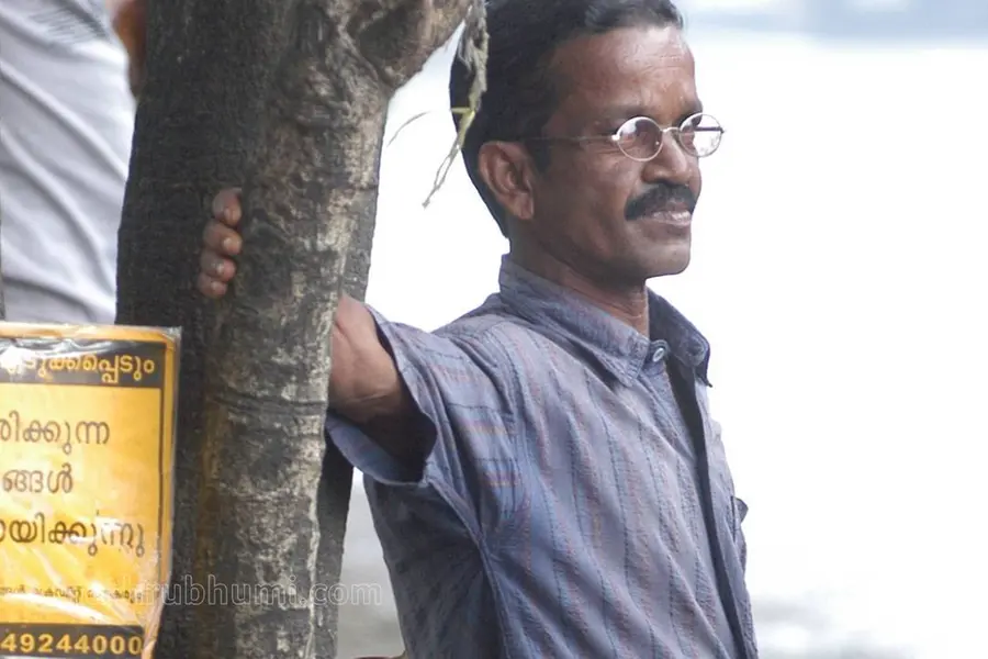 അറിയുക... ആശുപത്രിയിൽ മരുന്നിന് വേണ്ടി ഓടിത്തളർന്ന ഇവര് ഒരു നായകന്റെ ഭാര്യയും മകളുമാണ്