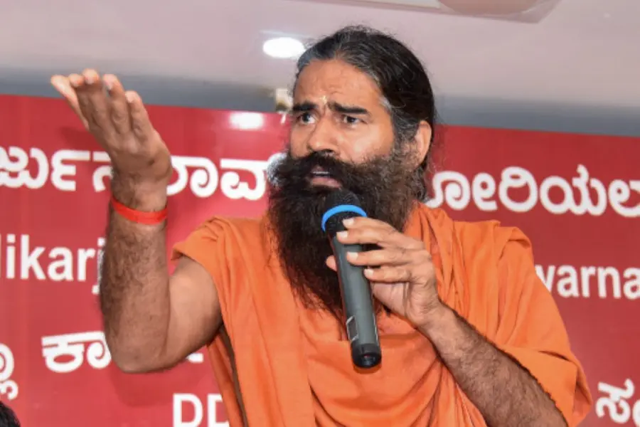 രാംദേവിനെ നിർത്തിപ്പൊരിച്ച് സുപ്രീം കോടതി; കേന്ദ്രം എന്തെടുക്കുകയായിരുന്നെന്നും വിമർശനം