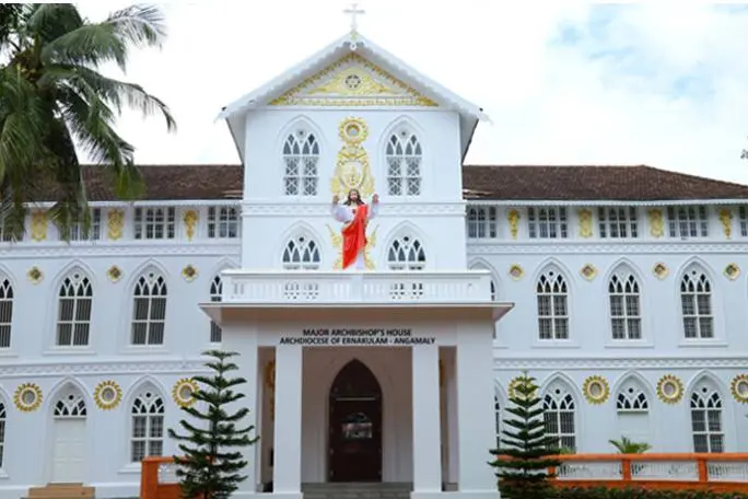 കര്ദിനാളിന്റെ നിര്ദ്ദേശം നടപ്പാക്കാനാകില്ല; ജനാഭിമുഖ കുര്ബാന തന്നെ തുടരുമെന്ന് അങ്കമാലി രൂപത