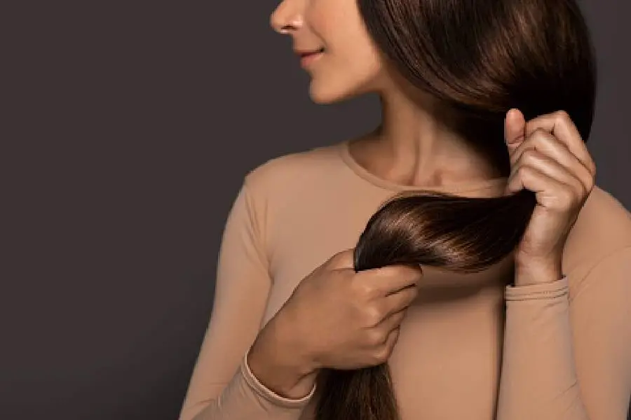 തലമുടി കൊഴിച്ചില് അലട്ടുന്നുണ്ടോ? ഈ എണ്ണകള് ഉപയോഗിച്ചുനോക്കൂ