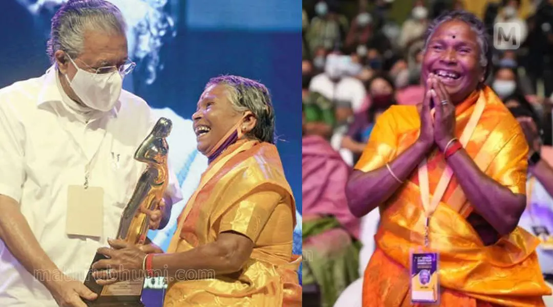 നാഞ്ചിയമ്മയ്ക്ക് മുഖ്യമന്ത്രി പിണറായി വിജയൻ ഉപഹാരം നൽകിയപ്പോൾ | ഫോട്ടോ: എസ്.ശ്രീകേഷ്, പ്രവീൺദാസ് എം
