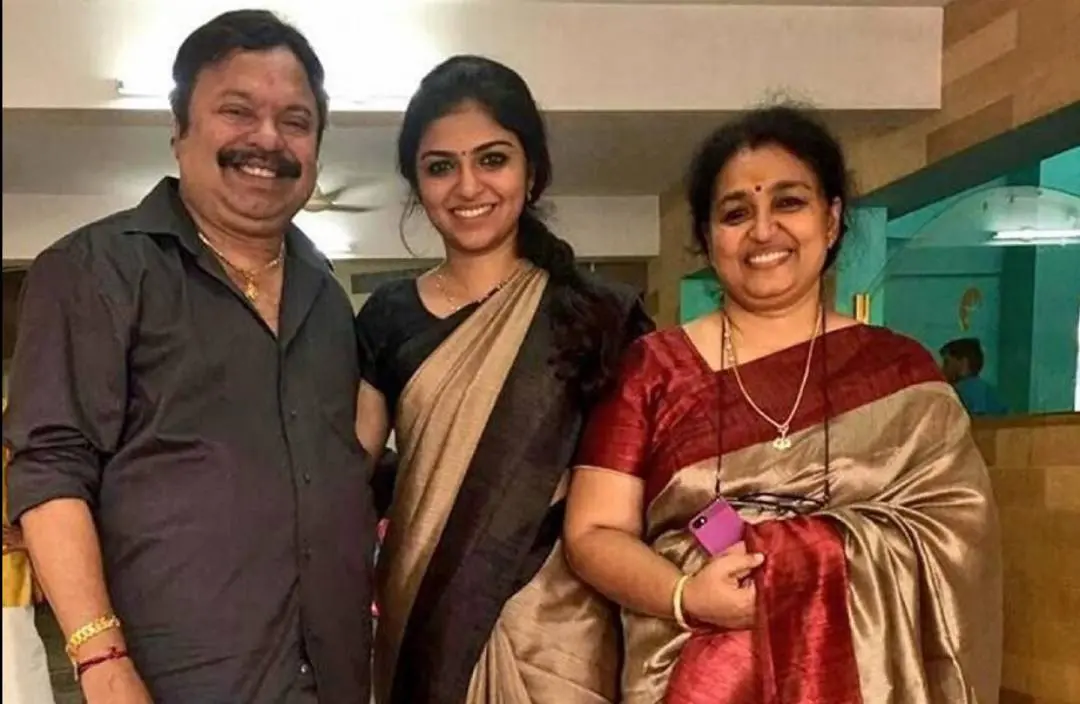 രവീന്ദ്രനാഥ്, രവീണ, ശ്രീജ രവി