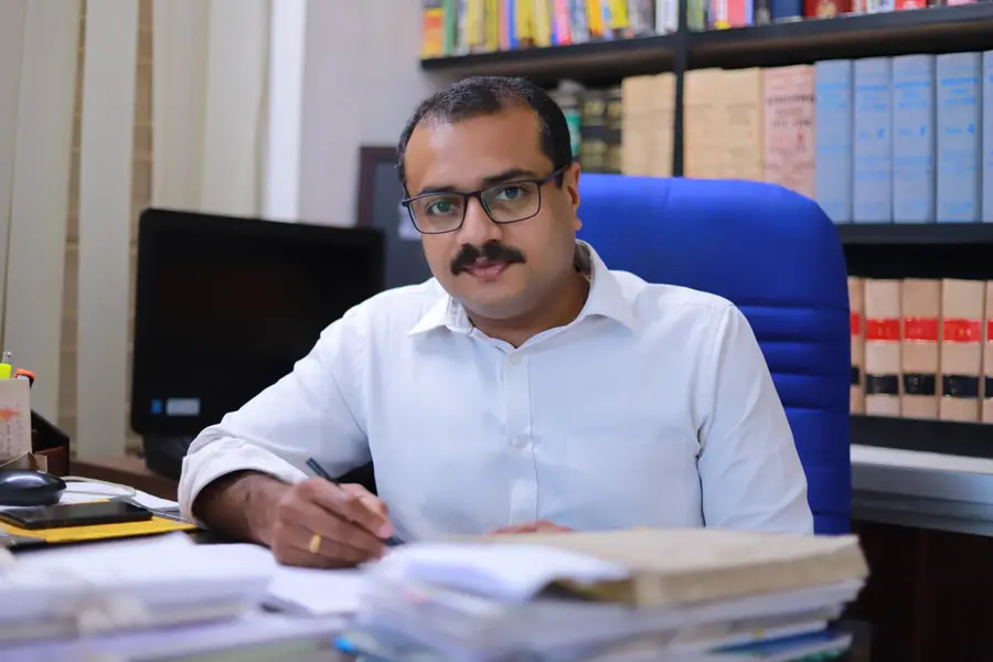 ഒരു കഞ്ചാവ് കെണി: അപരാധിയില് നിന്ന് നിരപരാധിത്വത്തിലേക്കുള്ള ശോഭയുടെ നിയമ പോരാട്ടത്തിന്റെ കഥ
