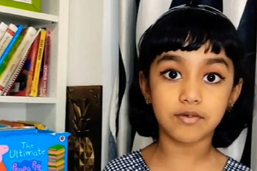 ഒരേസമയം ഇരുകൈകള് കൊണ്ട് എഴുതിയും വരച്ചും റെക്കോര്ഡുകള് നേടി ഒന്നാം ക്ലാസുകാരി അല്വിയ