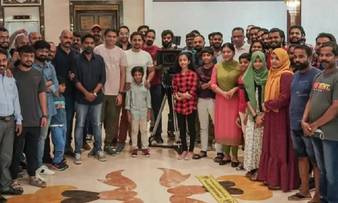 സിനിമയുടെ ദുബായിയിലെ ലൊക്കേഷനില്‍ നിന്നുള്ള ചിത്രം