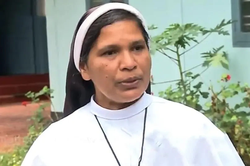 സിസ്റ്റർ ലൂസിക്ക് മഠത്തിനകത്ത് പോലീസ് സംരക്ഷണം നൽകാനാകില്ലെന്ന് ഹൈക്കോടതി